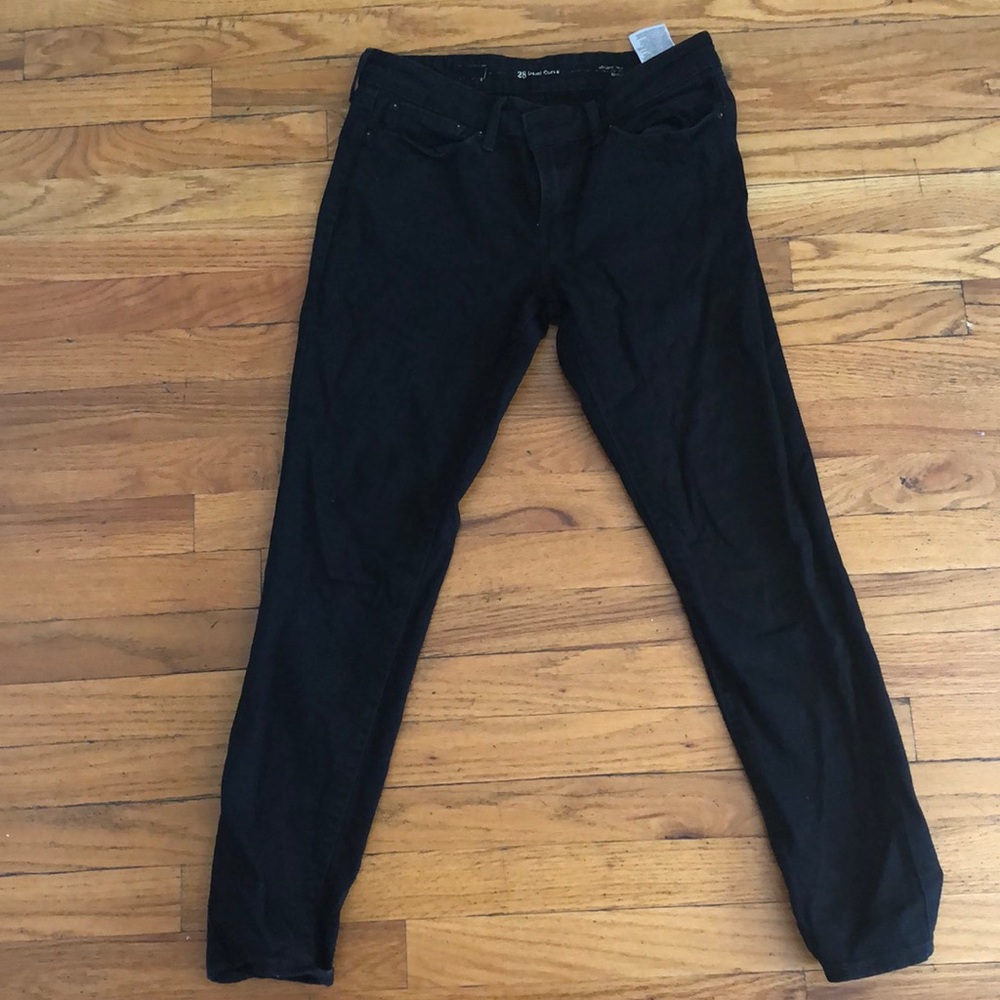 Levi’s mid rise skinny jeans - size 28 Demi curve